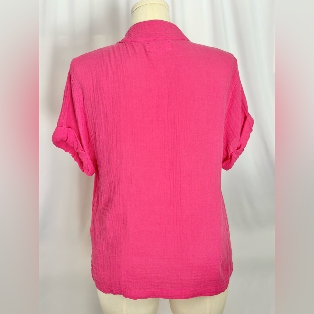 XiRENA Avery Split Neck Cotton Gauze Top (866) - Picture 5 of 16